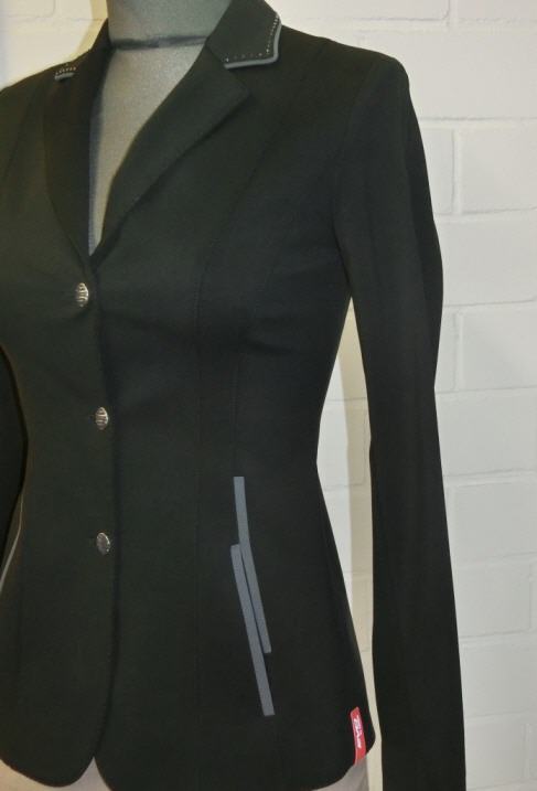 AN LAURY - schwarz
